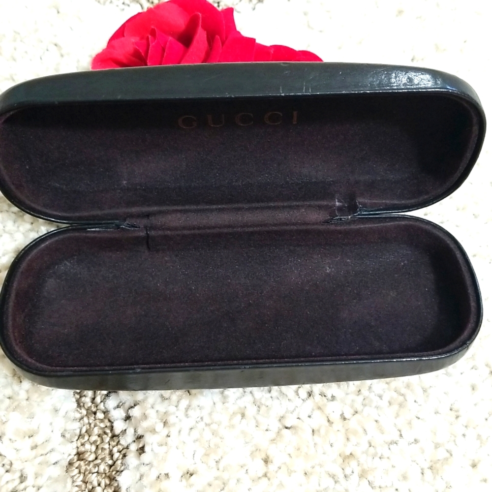 🚫SOLD🚫 FREE w/$20 purchase! Authentic Vintage Gucci - Picture 6 of 8